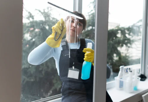Nettoyage de vitres intérieures et extérieures à Vennecy